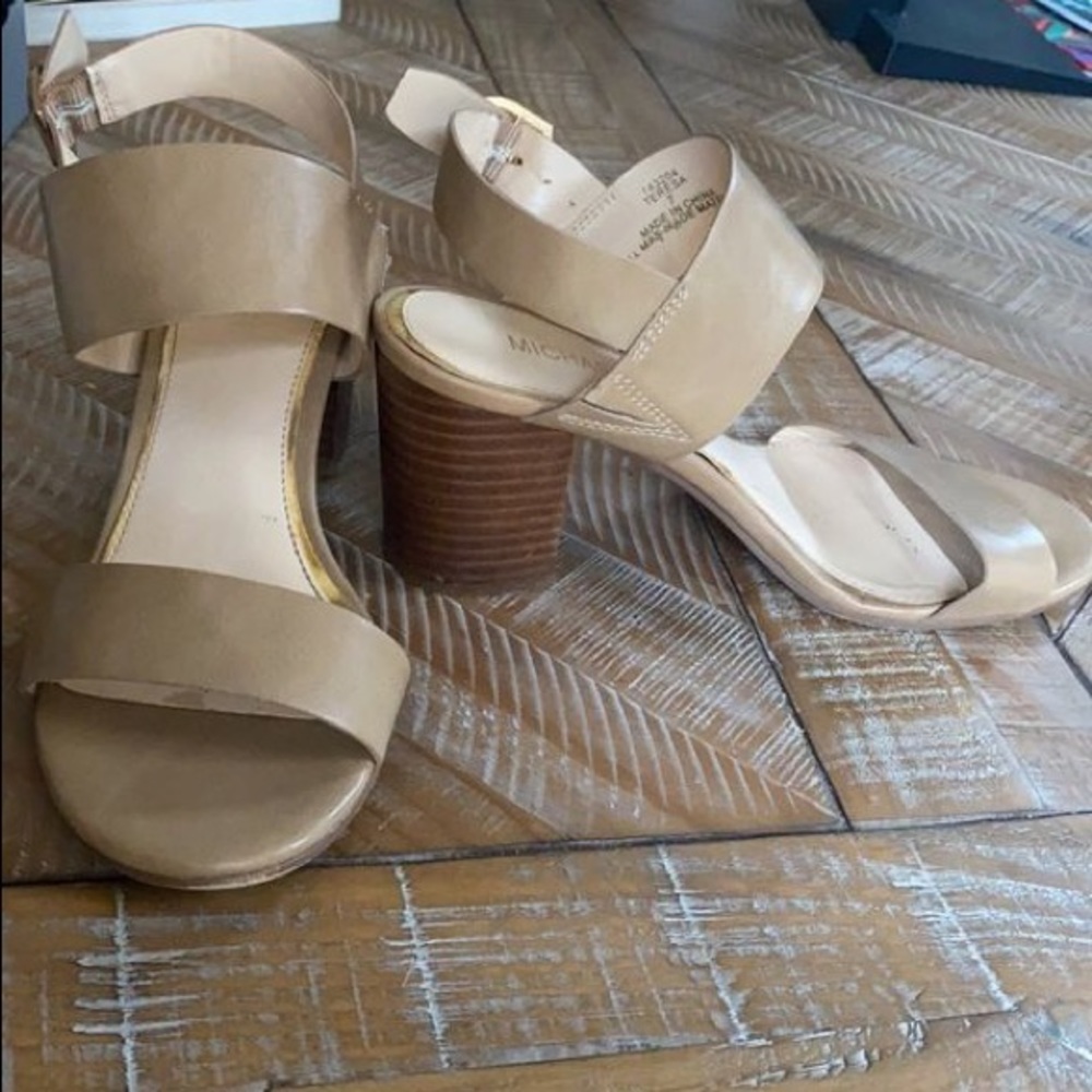 Size 7 Michael nude heels